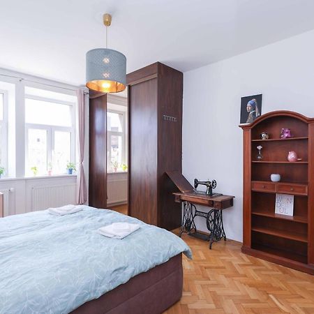 Cozy & Spacious Family Stay Near Train Station Bratislava Exteriér fotografie